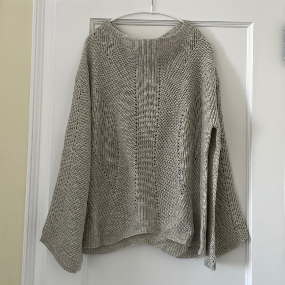 Unworn NWOT Nili Lotan cashmere sweater size medium